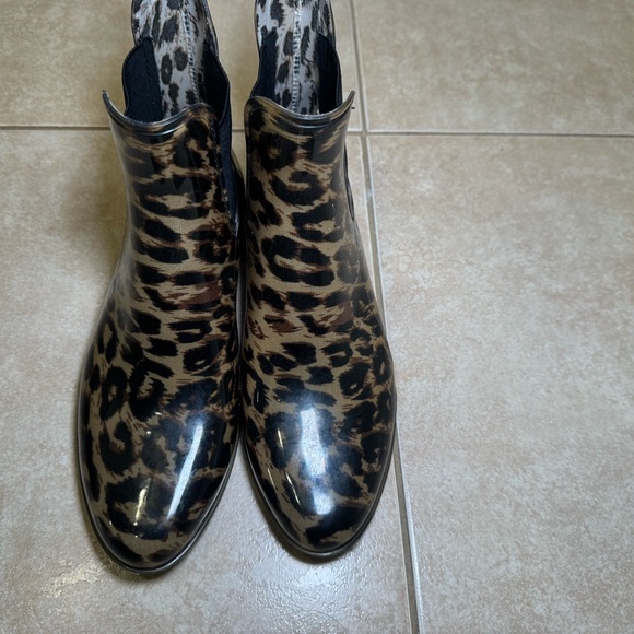 J. Crew Leopard Print Chelsea Rain Boots - Picture 7 of 8